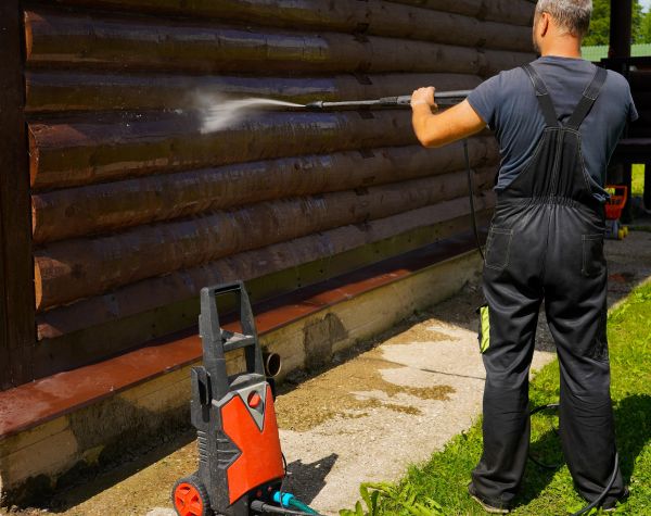 Log Home Pressure Washing in Mason