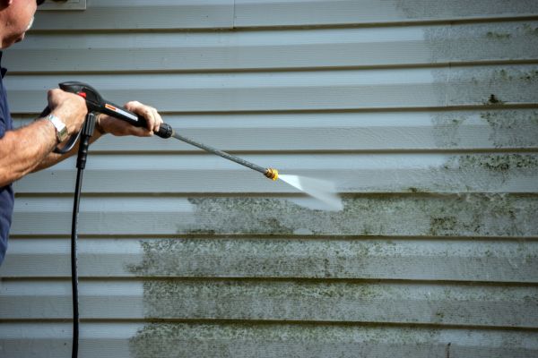 Vinyl Siding Power Washing in Mason