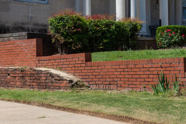 Retaining Wall Cleaning in Mason